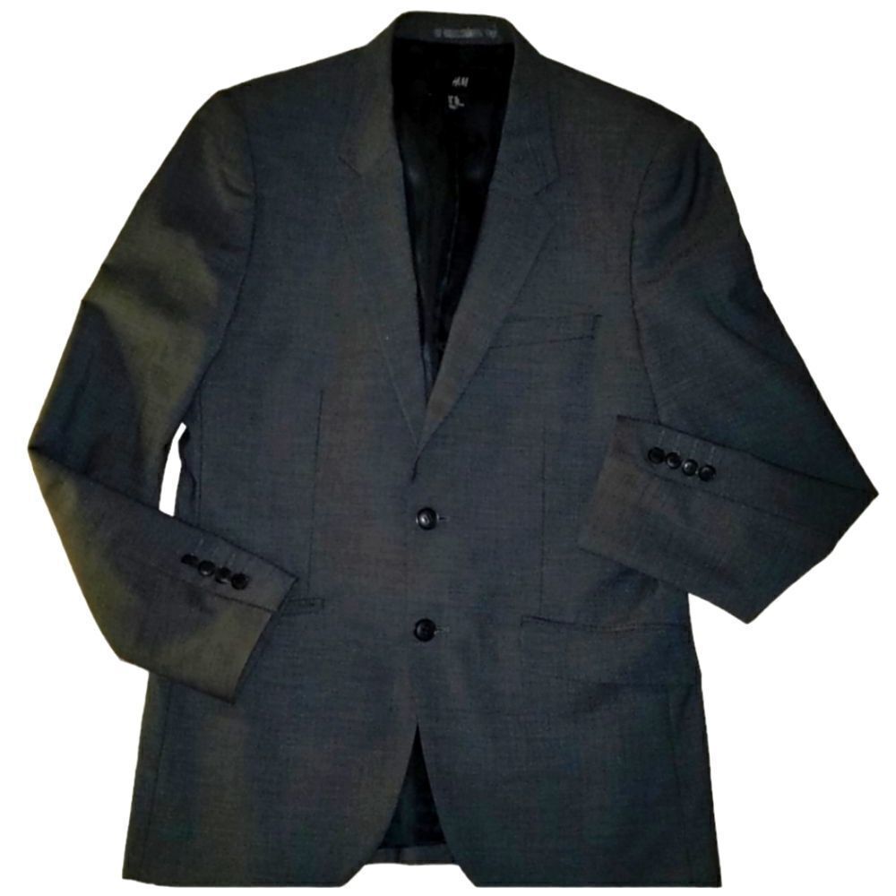 ‎🤩 H&M gray blazer 🤩 2 for $20